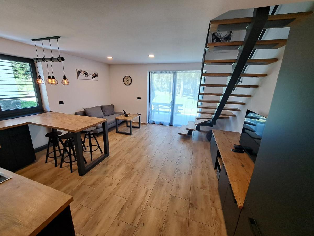 Riverside Apartma 2, Кранска гора Екстериор снимка